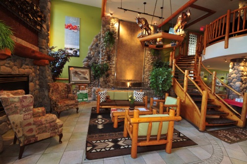 Quality Resort Chateau Canmore lounge